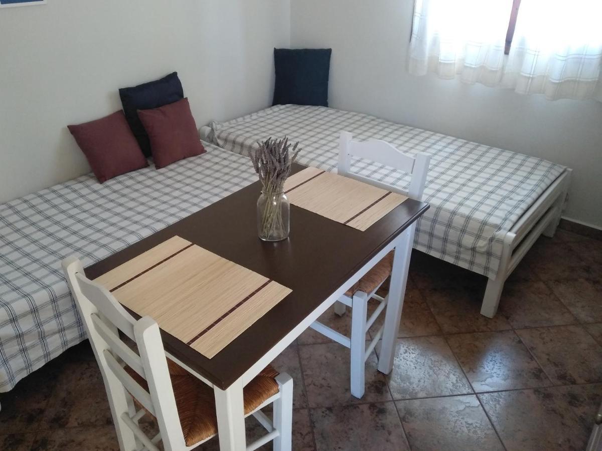 Theodorou Hotel Azolimnos Luaran gambar